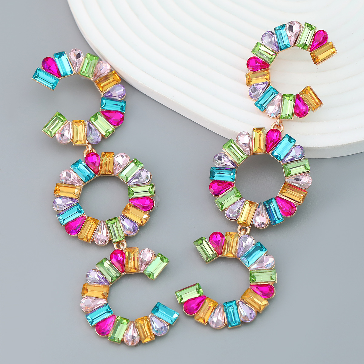 Designer style, fashionable and high-end, super sparkling colored diamond earrings, exaggerated C-shaped circular long earrings for women_voghion.com