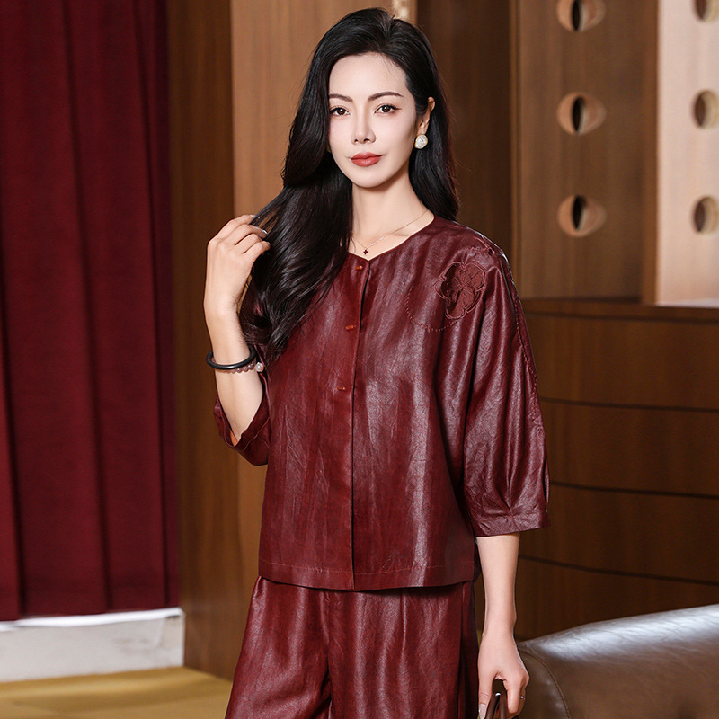 Turtle-Patterned Oil-Silk Xiangyunsha Top for Women, 2026 Spring/Summer New Style, New Chinese Retro Light Luxury Silk Shirt, Lightweight Version