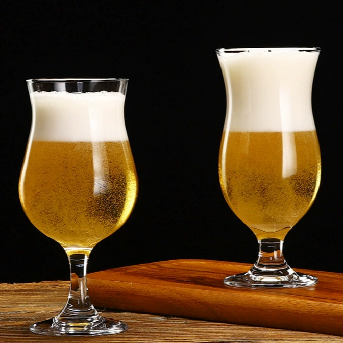 Чай с молоком чашка сока с обратным ртом стеклянная чашка с высоким ртом