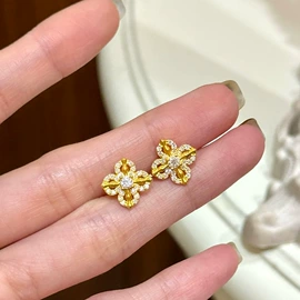 耳环;项链;耳钉