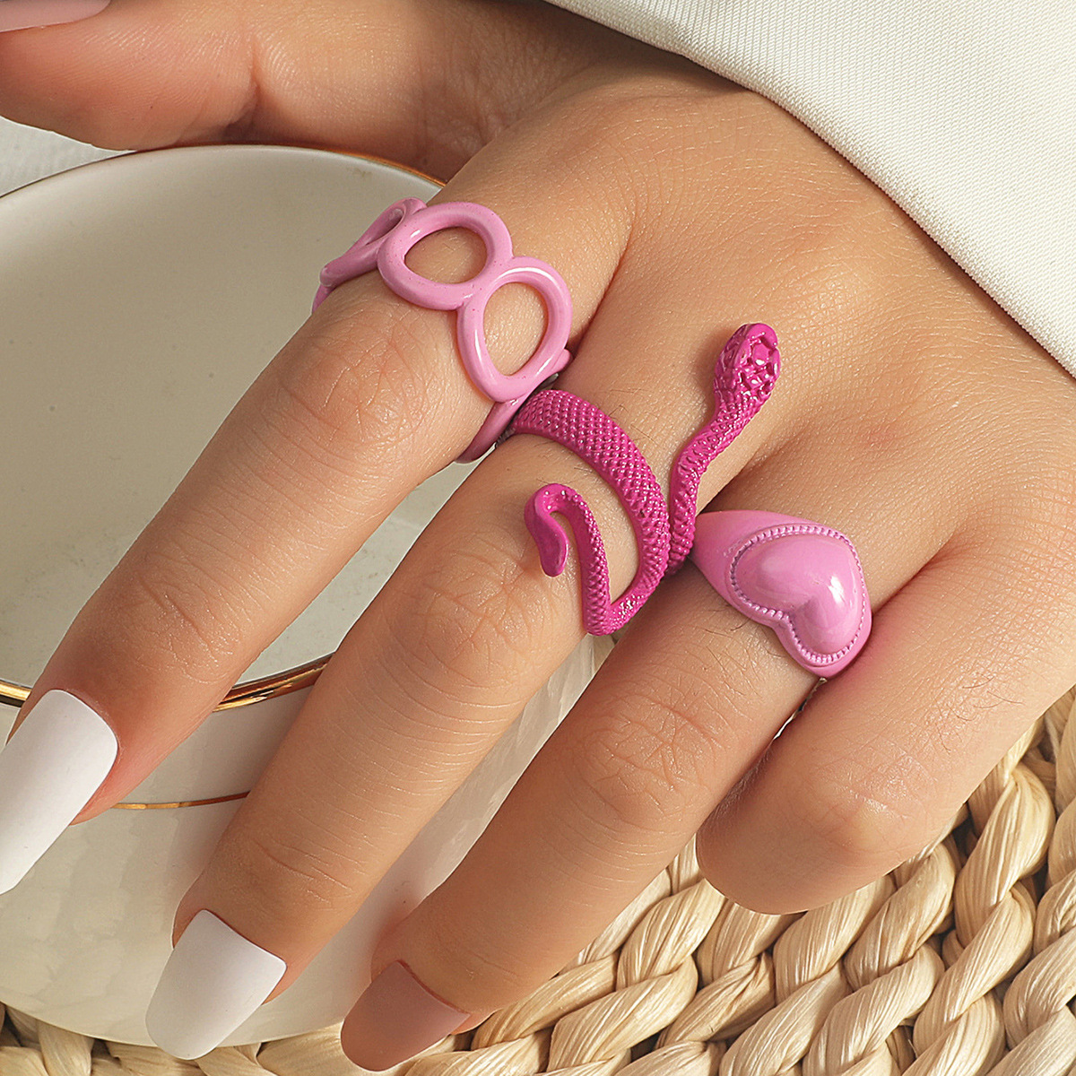 Cross-border New Snake-shaped Ring 3-piece Set Creative Fashion Geometric Love Ring Tail Ring Jewelry display picture 2