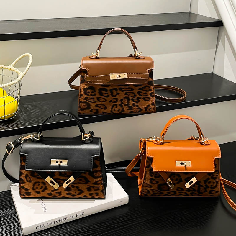 Bolso de impresión de leopardo retro 2026 invierno nuevo estilo de moda bolso Kelly nicho de alta calidad bolso de hombro universal