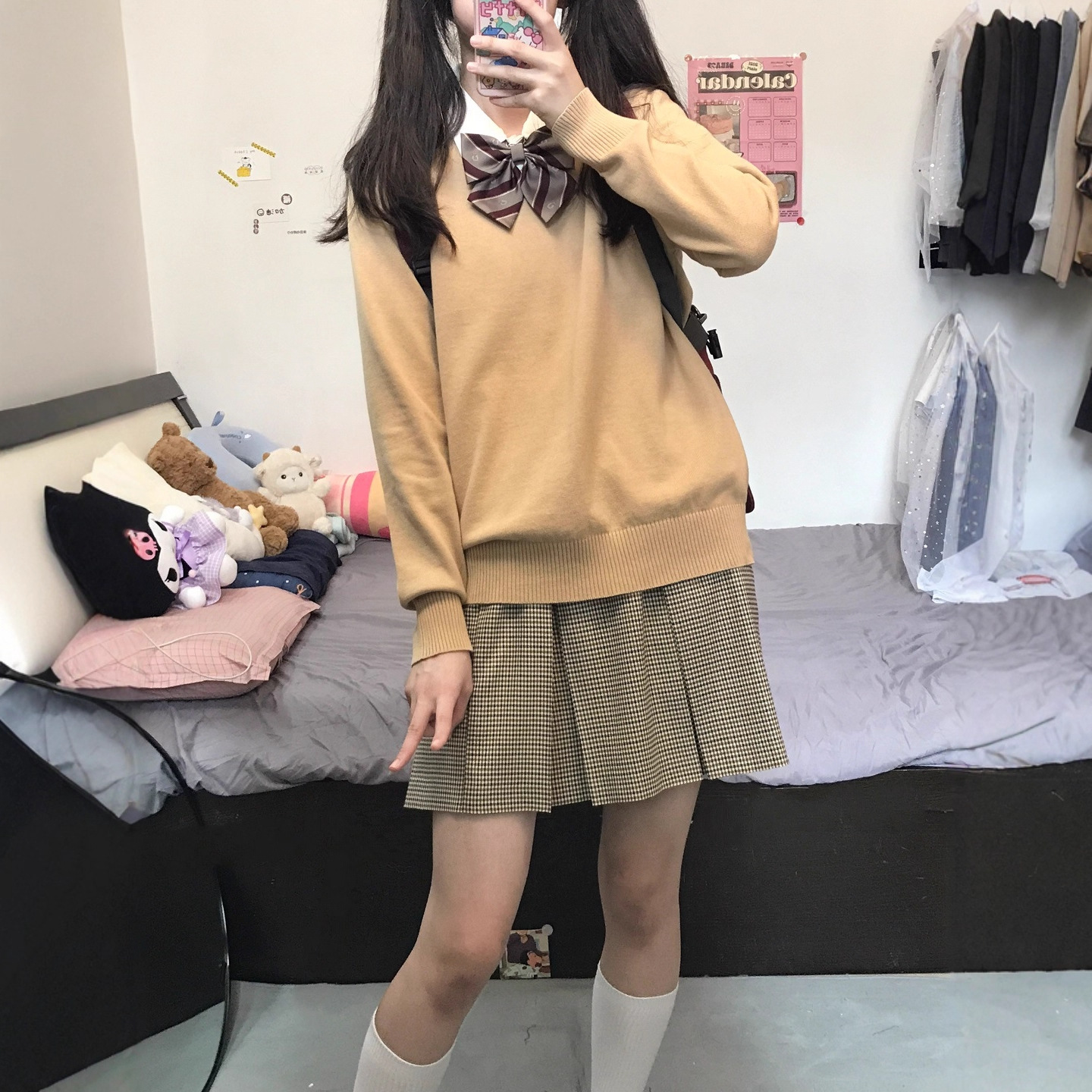 Escuela de vestir con camisa de punto de color sólido suéter de invierno y otoño plegado con chaqueta de manga larga de cuello en V JK tipo suelto