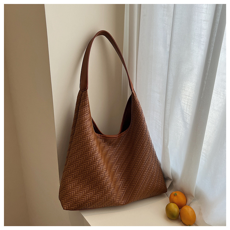 Casual design, stylish, large-capacity single-shoulder 2025, fashionable and trendy woven commuting, simple and retro tote underarm bag undefined
