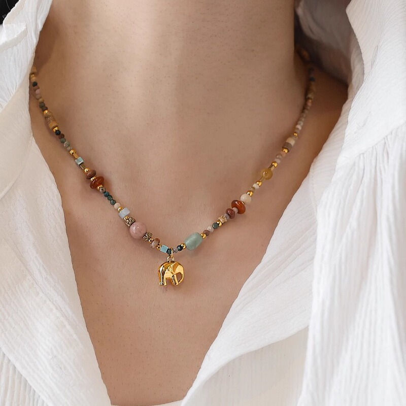 Don't fade ~ French retro baby elephant color beaded necklace female clavicle chain neck chain stacked gift Don't fade ~ French retro baby elephant color beaded necklace female clavicle chain neck chain stacked gift