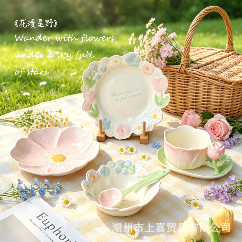 Huaman Xingye Tableware Is Particularly Beautiful, with High Aesthetic Value, Including Rice Bowls, Soup Bowls, Noodle Bowls, Salad Bowls, and Dessert Bowls