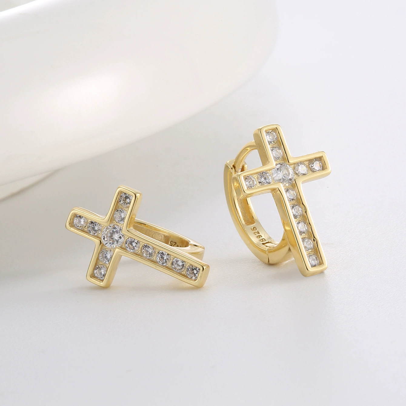 Charm&In Серьги-кольца с цирконием, S925 серебро, покрытие 14K золота, золотистые, европейский стиль