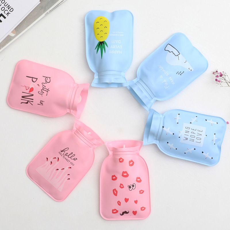 Small hand warmer for elementary school students, water container