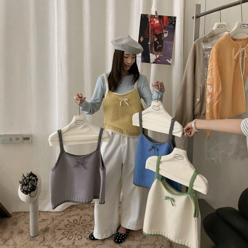 Autumn gentle style color-blocked bow knitted camisole for women, Korean-style layered short age-reducing sweater vest Autumn gentle style color-blocked bow knitted camisole for women, Korean-style layered short age-reducing sweater vest