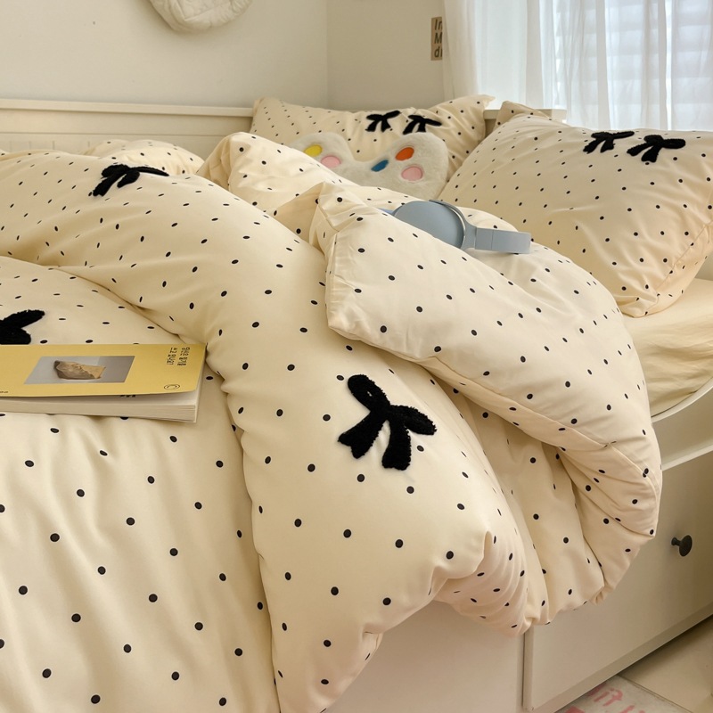 나비넥타이 폴카 도트 라이스