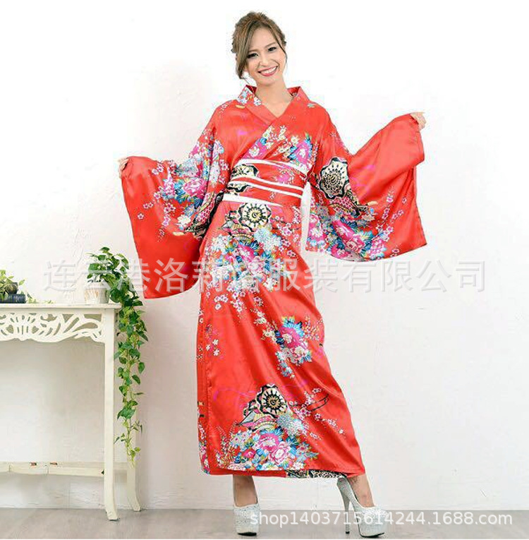 日本の伝統的な女性の正装の浴衣のアニメの演出の写真のスーツの着物の舞台の演出の服装の写真は代行を撮影します。|undefined