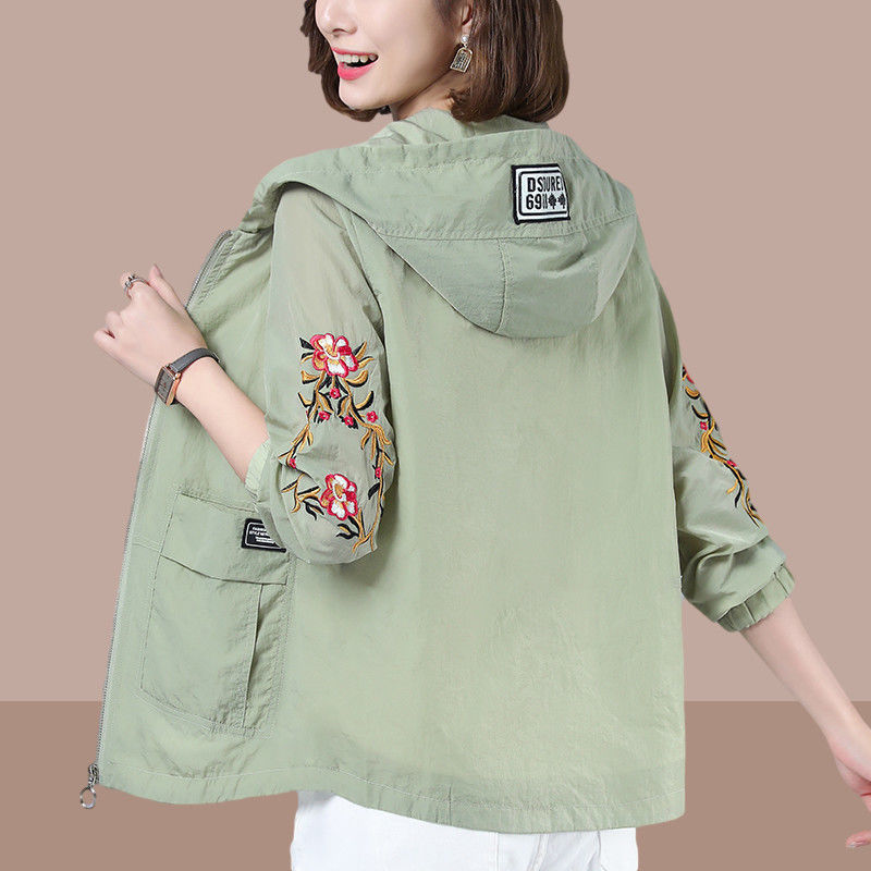 New Embroidered Sun Protection Clothing for Middle-Aged Mothers, Women's Summer New Sun Protection Clothing, Uv-Resistant Long-Sleeved Thin Jacket, Breathable