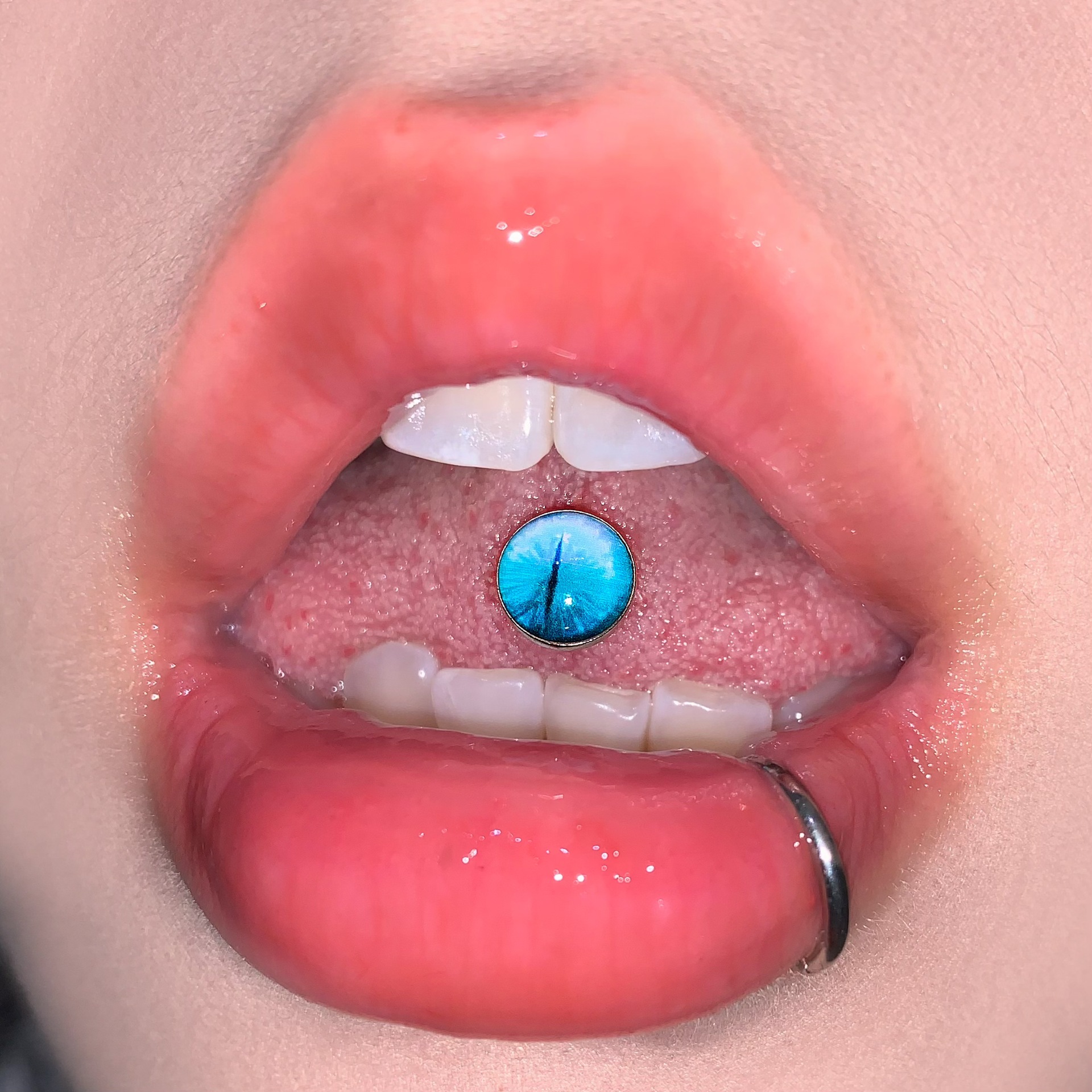 Fanhua Blue Faint Dye Coated 16G 18mm Tongue Barbell Steel Titanium External Thread Tongue Ring Piercing Jewelry Wholesale detail image 13