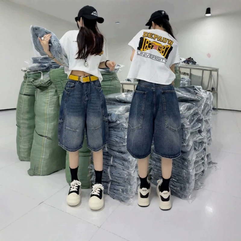 Summer Thin American-Style Large Pocket Design Five-Point Wide-Leg Jeans for Women, High-Waisted, Loose, Slimming, Versatile Balloon Mid-Length Pants Summer Thin American-Style Large Pocket Design Five-Point Wide-Leg Jeans for Women, High-Waisted, Loose, Slimming, Versatile Balloon Mid-Length Pants