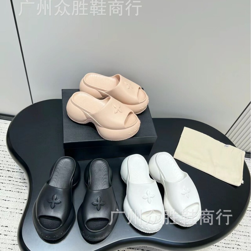 Wu Xuanyi 24 New SMFKK Platform Slippers Women's Cruckle Wedge Shorty Sandals Beach
