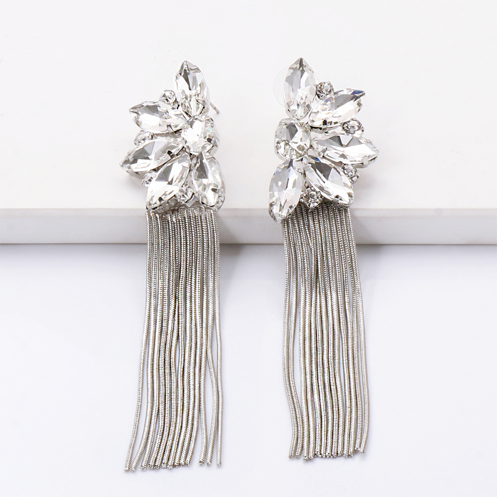 Korean Fashion Style New Diamond Flower Tassel Earrings display picture 6