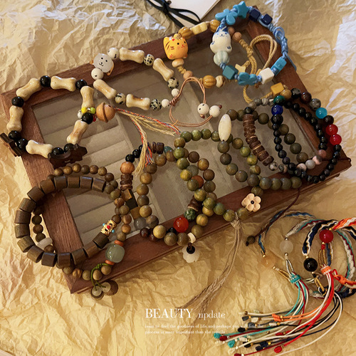 New Chinese style cartoon ceramic cat and puppy wooden bead tassel bracelet retro design bracelet national fashion temperament hand ornaments