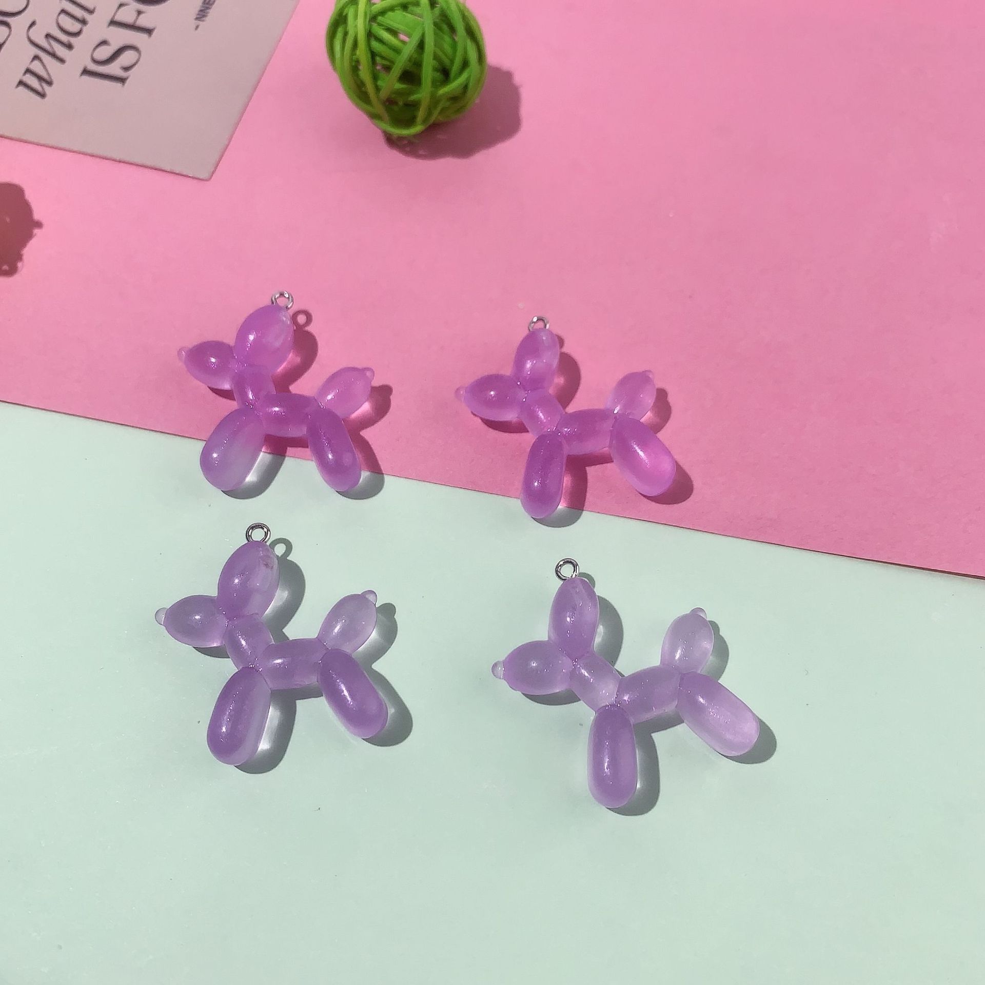 Perro de globo nocturno púrpura