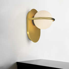 北欧轻奢现代简约时尚个性创意餐厅卧室房间别墅全铜圆球玻璃壁灯