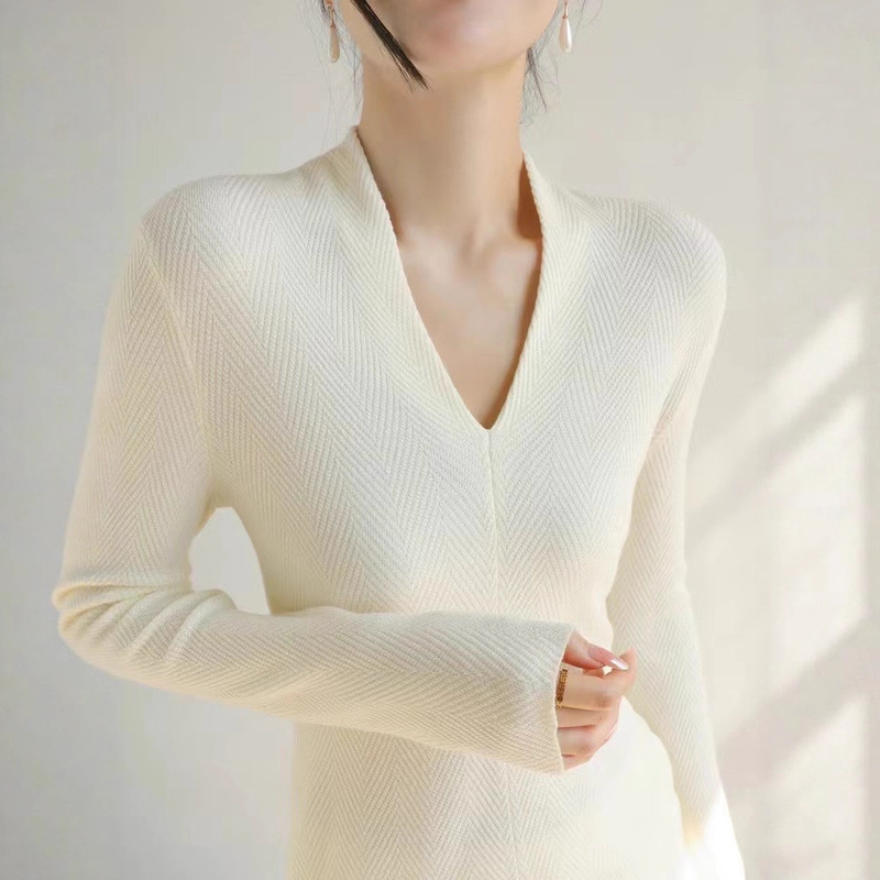 Textured V-Neck Low-Neck Bottoming Knitwear for Women in Autumn and Winter Korean Style Can Be Worn Outside the Knitwear and Worn with Slim Tops