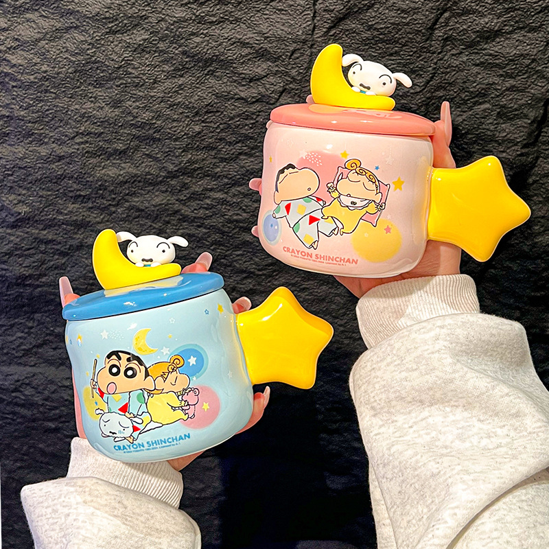 Crayon Shin-chan dream Xingyue taza de cerámica de alto valor con tapa personalidad creativa estudiante pareja taza de café