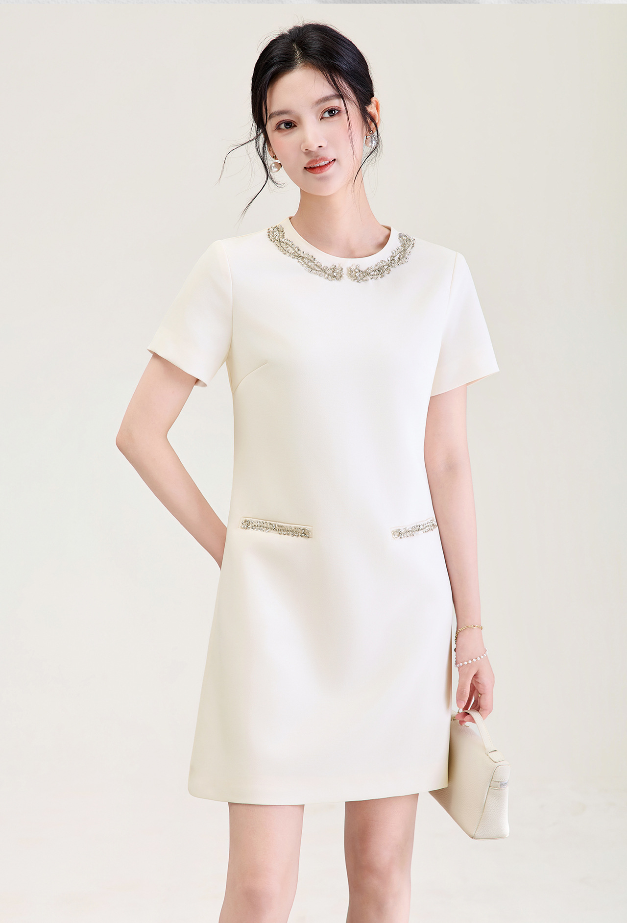 Đầm ngắn tay đính cườm thiết kế Pháp phong cách tiểu thư lãng mạn — màu đen chi tiết 2