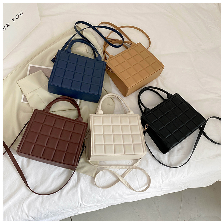 Small Pu Leather European And American Retro Square Bag display picture 21