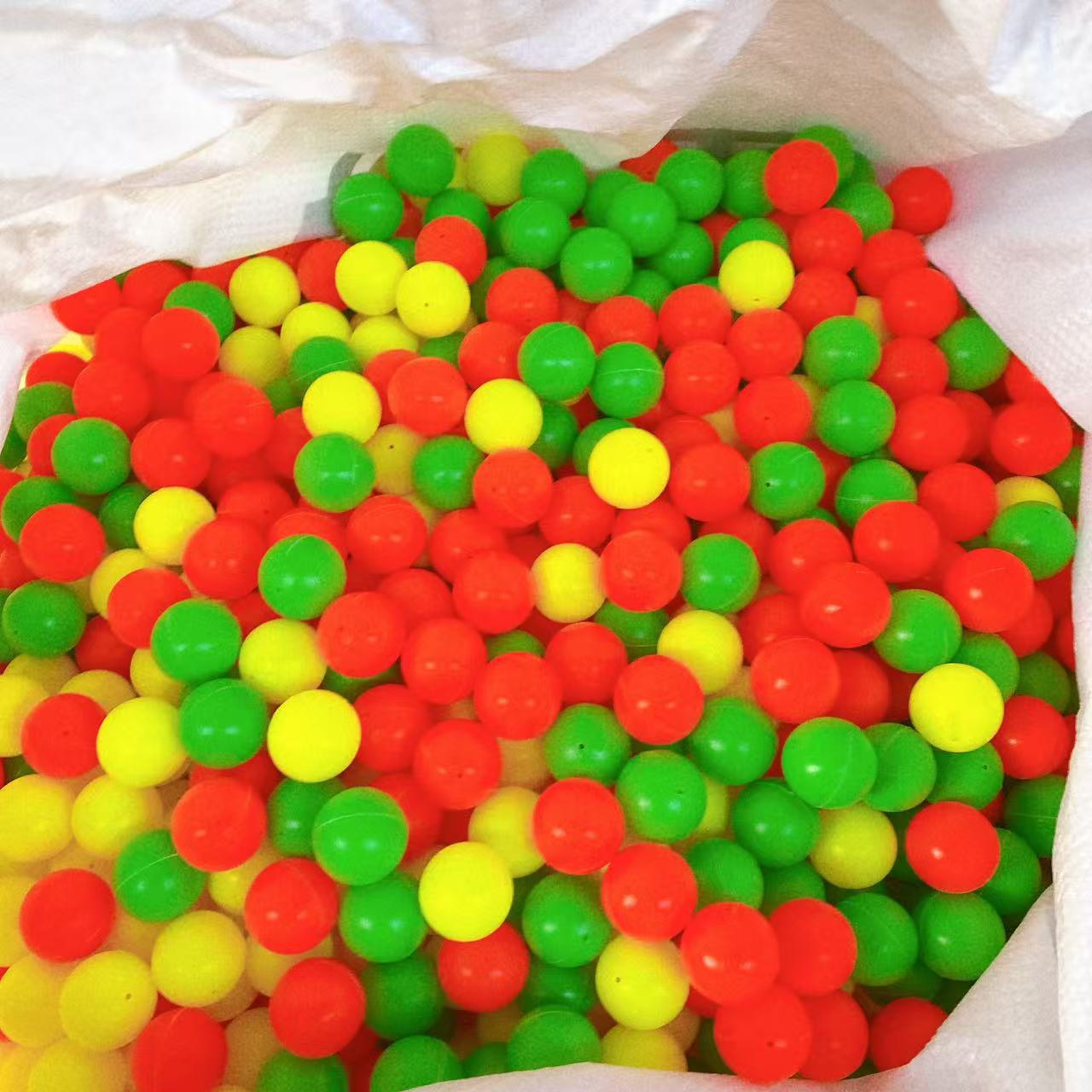 Juguetes para niños bola hueca 2cm bola bola accesorios de baloncesto plástico color rojo, amarillo, verde bola flotante