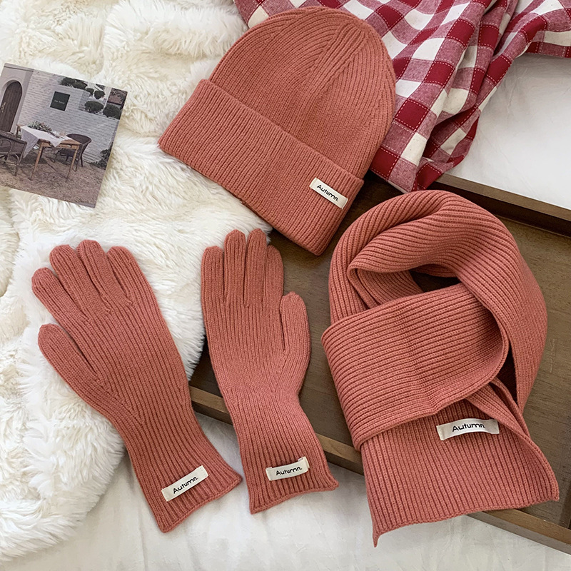 Bufandas guantes de sombrero de tres piezas de invierno nuevas parejas estudiantes de cabina guantes de sombrero bufandas de punto calientes