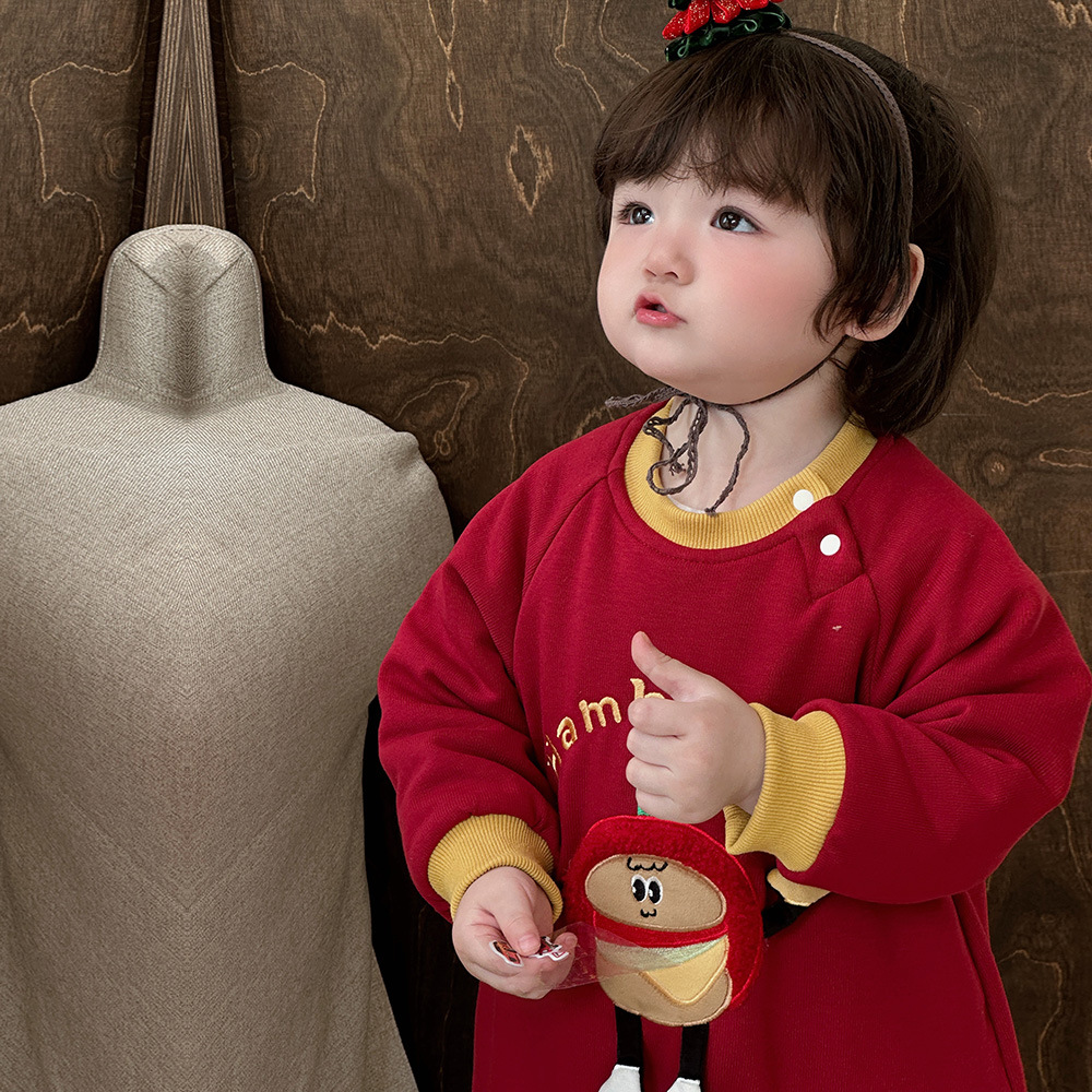 2024 nuevo invierno bebé estilo occidental dibujos animados Burger King engrosado cálido y cómodo traje de escalada de algodón de una pieza suave