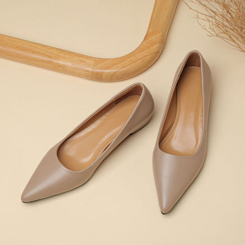 Soft-sole professional black flat shoes for women with pointed points and shallow mouth, comfortable and non-tiring New spring work single-layer shoes