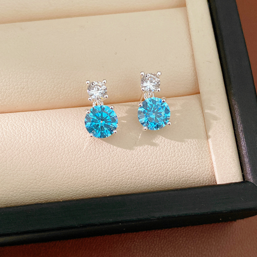 Aguja de plata zircón geometría aretes redondos modernos estilo minimalista temperamento pendientes ligeros de lujo alta sensación auriculares al por mayor image 7