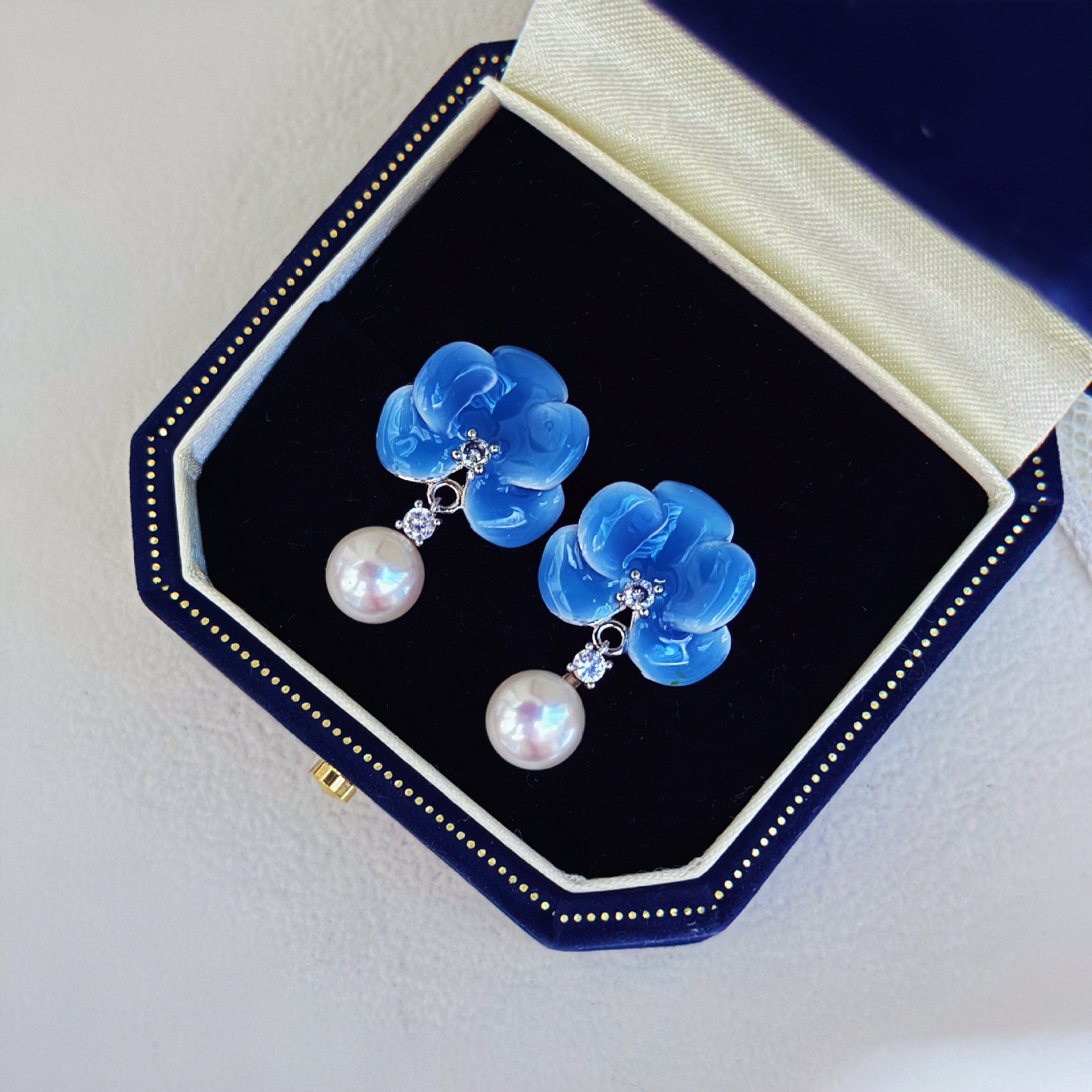 �����Ӿ�����б����໨�ɻ�������ϵ����Ȼ��ˮ����������ж���