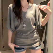 独特设计感V领蝙蝠袖遮肉t恤女短袖夏季灰色宽松百搭显瘦掐腰上衣