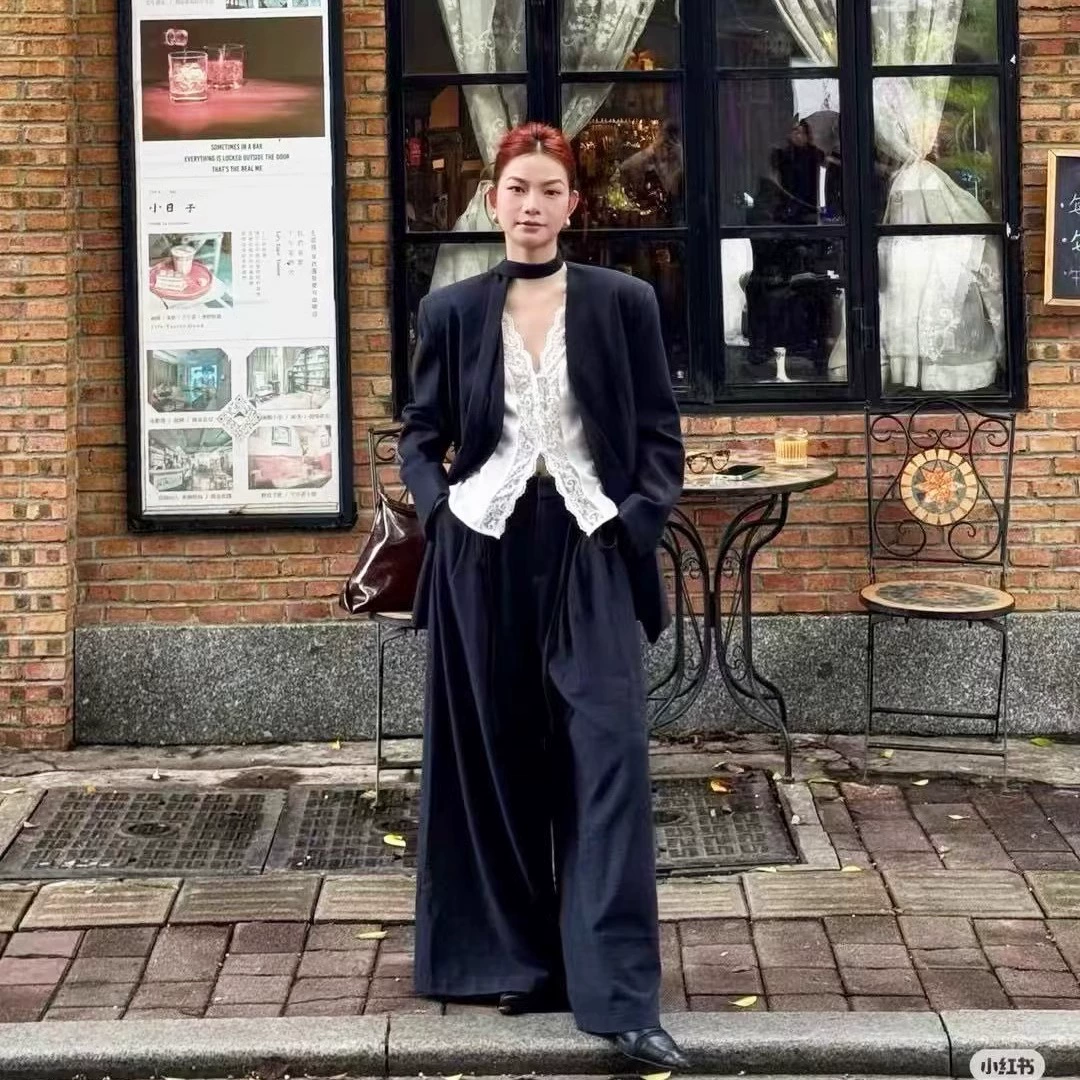 Новый французский кружевной жилет с V-образным вырезом весной и летом 2025 года