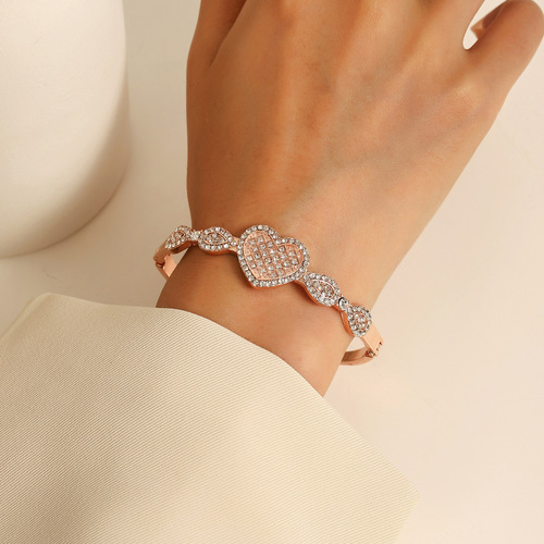 European and American ins diamond bracelet, fashionable temperament, hollow love geometric bracelet, watch accessories, simple flower bracelet