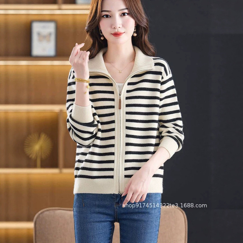 Hooded Sweater Coat, New Autumn and Winter Style, Loose and Stylish Outerwear, Striped Knitted Cardigan, Lazy and Versatile, Slimming Top Hooded Sweater Coat, New Autumn and Winter Style, Loose and Stylish Outerwear, Striped Knitted Cardigan, Lazy and Versatile, Slimming Top