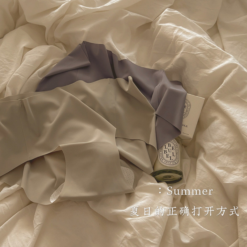 Summer One-Piece Seamless Nude Ice Silk Women's Underwear Pure Cotton Crotch Comfortable Girl Student Milk Tea Underwear