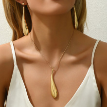 �羳�¿�W���LŮʿ�����bС���p��ˮ���OӋ�����ٴ��i���Ů