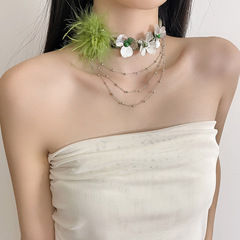 甘いクールな羽のクロスのフリンジネックレスの女性の大衆のデザイン感の花のchokerの高級感の気質の鎖