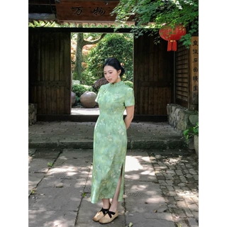 62405国风新中式年轻款绿色改良裙2026夏季新款气质显瘦大码旗袍