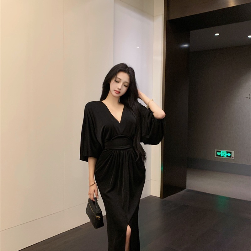 LC723纯欲辣妹V领蓬蓬袖开叉连衣裙女夏季新款修身显瘦高级感包臀