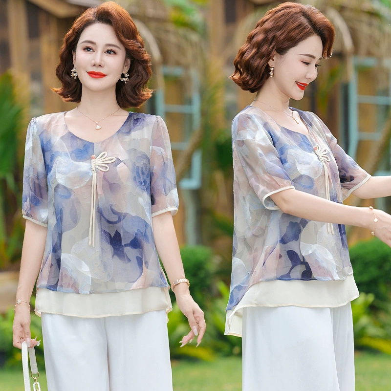 Летний наряд ко Дню матери 2025 года: новая стильная блузка и шифоновая футболка с принтом для женщин среднего возраста