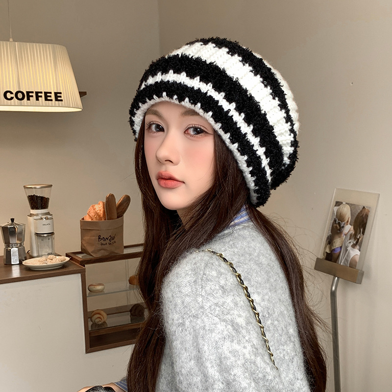 Vintage-kariertes Strickmuster für Damen, Winter, koreanischer Stil, figurschmeichelnd für großen Kopfumfang, warme Ohren, Kälteschutz_voghion.com