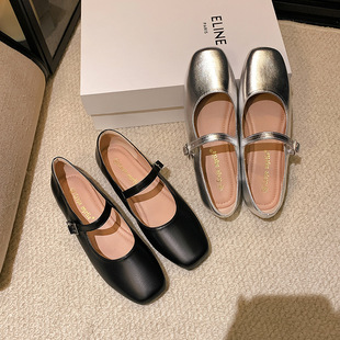 ���ы�ͬ�� 2026�����¿ʽСţƤ���^�����Y����ЬŮƽ�׆�Ь