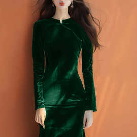 新中式国风盘扣改良旗袍绿色丝绒连衣裙女秋冬新款收腰修身中长裙