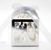 Amazon Valentine's Day hollow love to thank Xiecang Box wedding groom bride bride back gift silk ribbon candy box spot