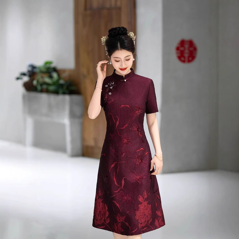 Xi mother-in-law wedding dress mother red cheongsam wedding dress 2025 new slim Xi dress Chinese plus size cheongsam
