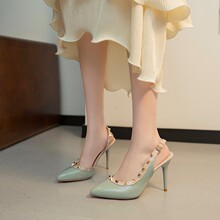 2023春夏新款铆钉一字带扣高跟鞋尖头细跟包头柳丁单鞋真皮凉鞋女