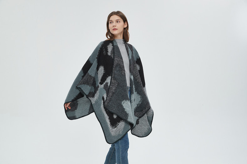 Unisex Large leopard print split cape with double jacquard collar_voghion.com